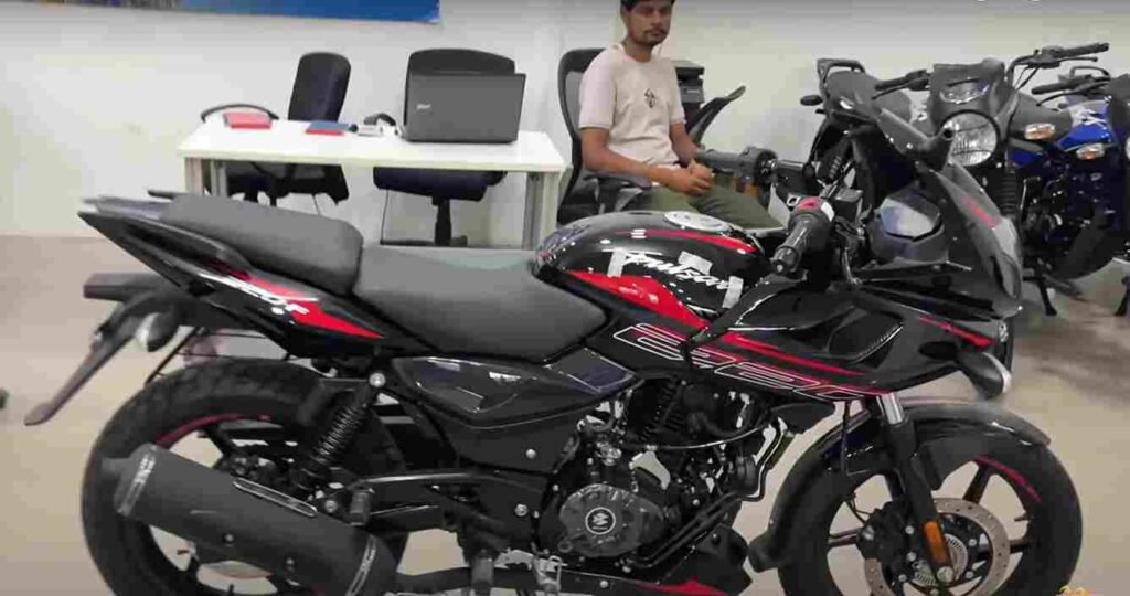 Bajaj Pulsar 220F