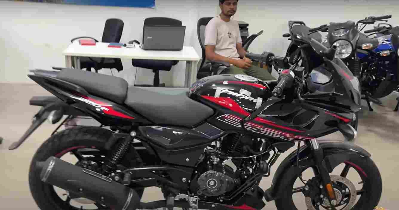 Bajaj Pulsar 220F